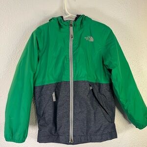 The North Face Boys Size 6 Green and Dark Gray Jacket